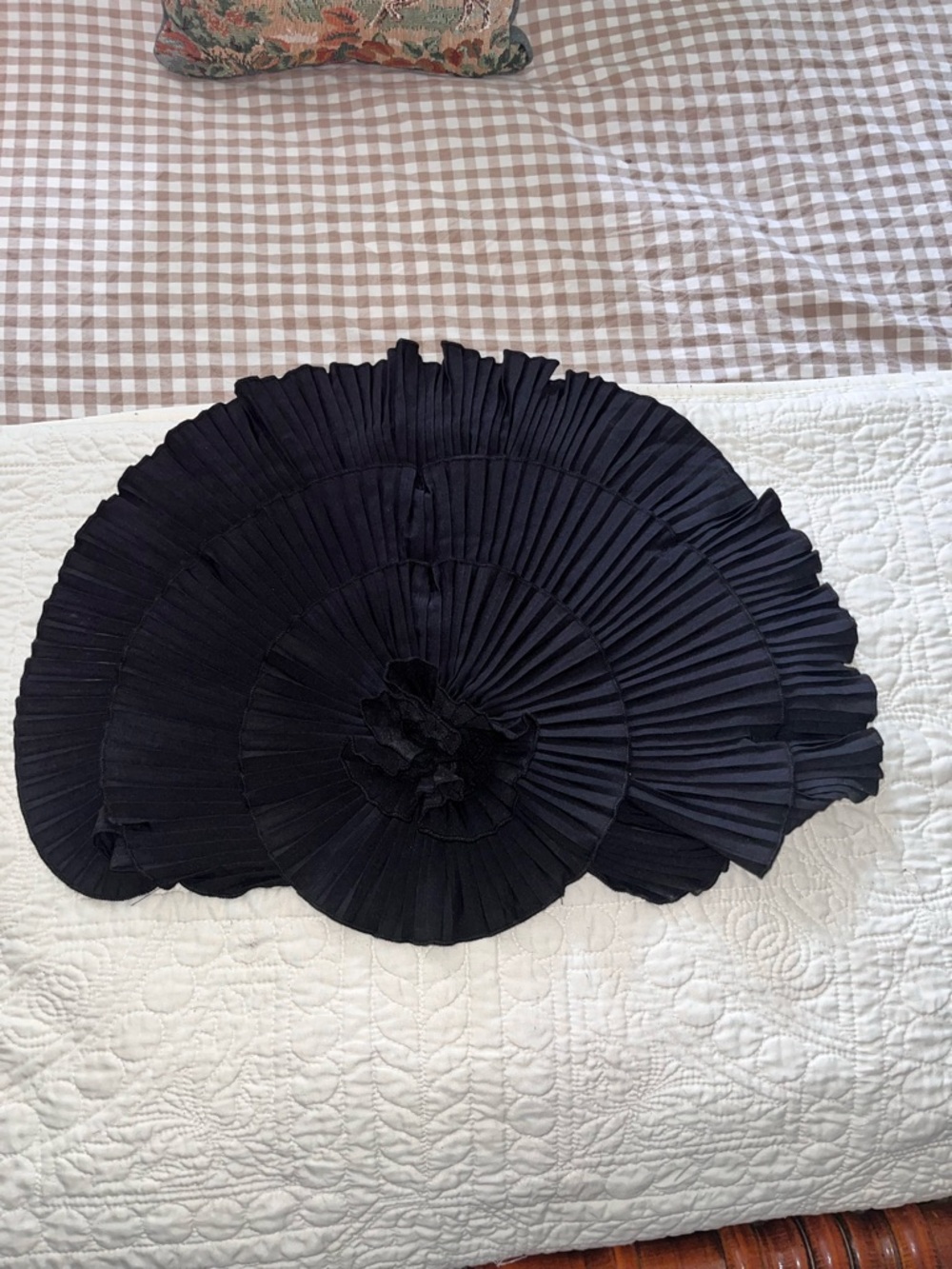 SHEIN Black Pleated Flower tube top